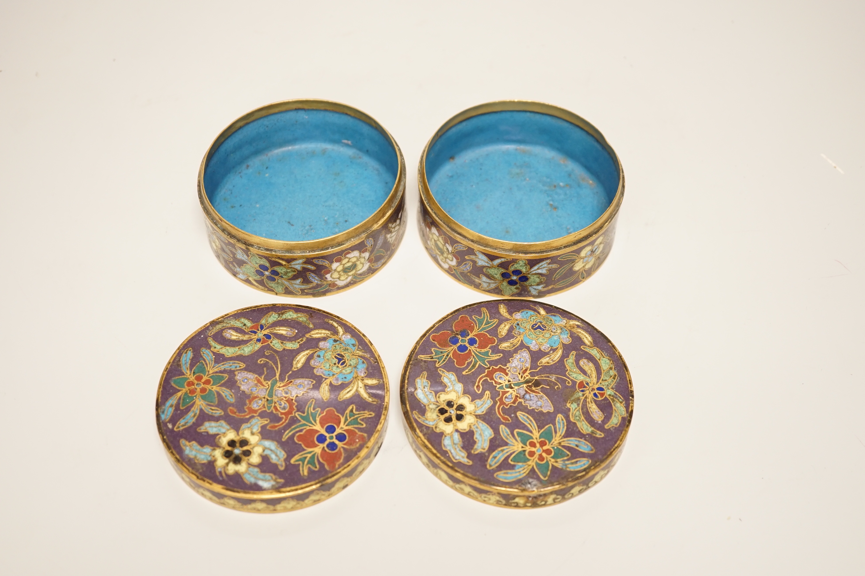 A pair of Chinese cloisonné enamel circular boxes and covers, Qing dynasty, 9.5cm diameter